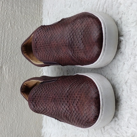 Vionic Midi Burgundy Snakeskin Leather Round Toe Platform Slip On Loafer Shoe - Picture 2 of 16